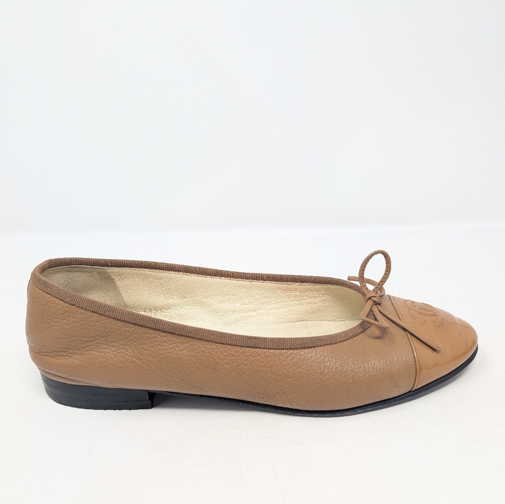 Chanel Tan Brown CC Leather Cap Toe Ballet Flats Ballerinas Size 38 - Picture 4 of 12